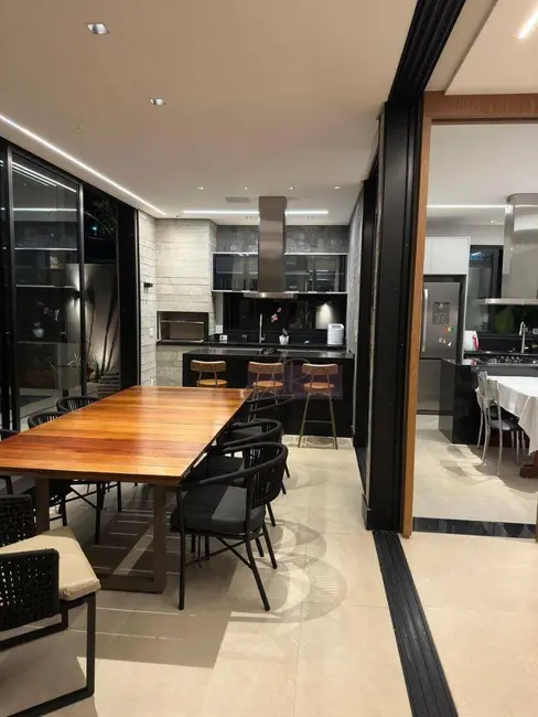 Casa de Condomínio com 4 quartos à venda, 300m2 em Pouso Alegre - MG - imagem 6 Foto 6 de Casa de Condomínio com 4 quartos à venda, 300m2 em Pouso Alegre - MG