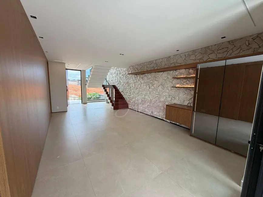 Casa de Condomínio com 4 quartos à venda, 300m2 em Pouso Alegre - MG - imagem 2 Foto 2 de Casa de Condomínio com 4 quartos à venda, 300m2 em Pouso Alegre - MG