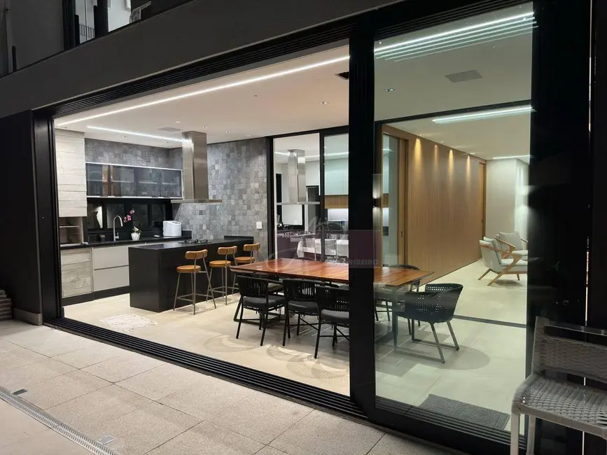 Casa de Condomínio com 4 quartos à venda, 300m2 em Pouso Alegre - MG - imagem 7 Foto 7 de Casa de Condomínio com 4 quartos à venda, 300m2 em Pouso Alegre - MG