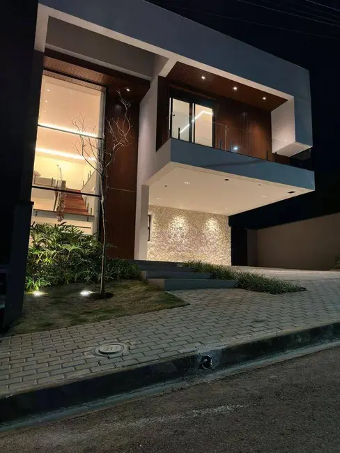 Foto 2 de Casa de Condomínio com 4 quartos à venda, 300m2 em Pouso Alegre - MG