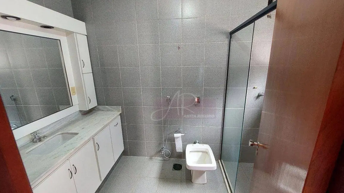 Apartamento com 3 quartos à venda, 90m2 em Centro, Pouso Alegre - MG - imagem 5 Foto 5 de Apartamento com 3 quartos à venda, 90m2 em Centro, Pouso Alegre - MG