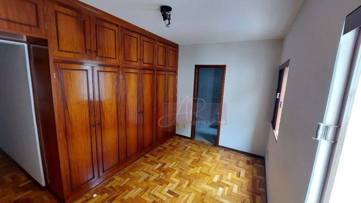 Apartamento com 3 quartos à venda, 90m2 em Centro, Pouso Alegre - MG - imagem 4 Foto 4 de Apartamento com 3 quartos à venda, 90m2 em Centro, Pouso Alegre - MG