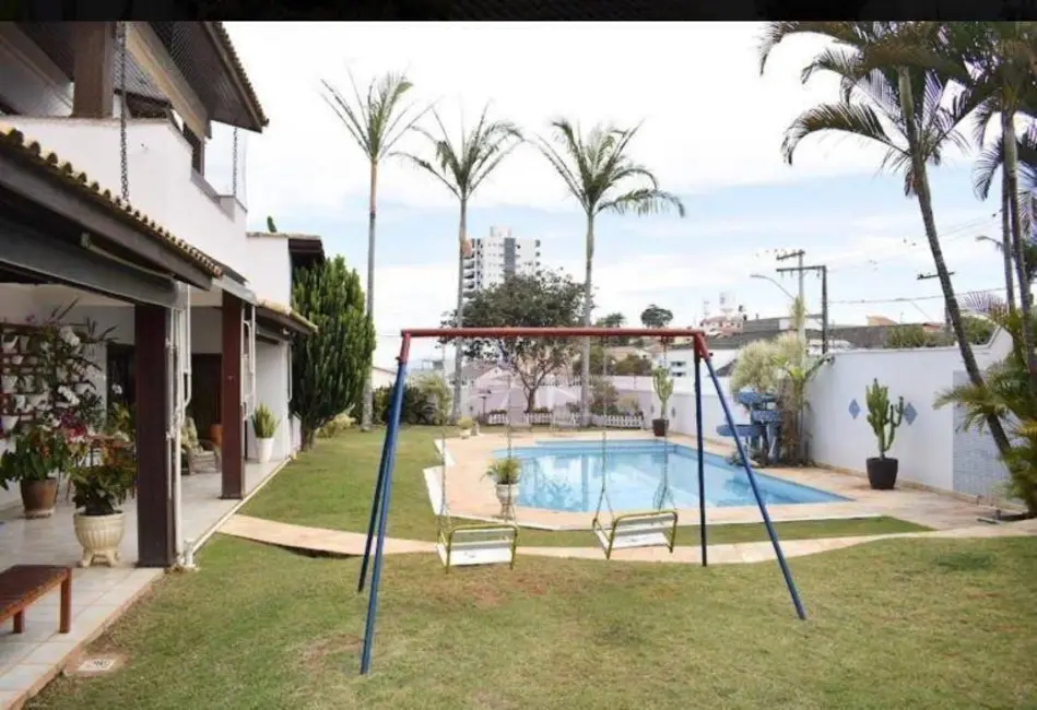 Casa com 4 quartos à venda, 821m2 em Pouso Alegre - MG - imagem 1 Foto 1 de Casa com 4 quartos à venda, 821m2 em Pouso Alegre - MG