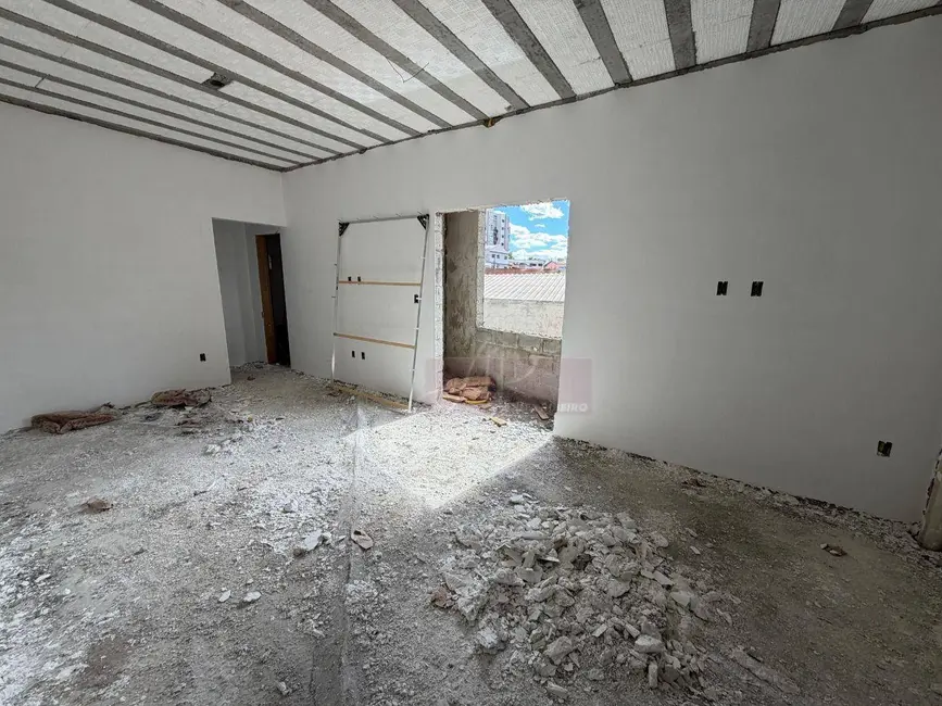 Foto 2 de Apartamento com 2 quartos à venda, 79m2 em Nossa Senhora Aparecida, Pouso Alegre - MG