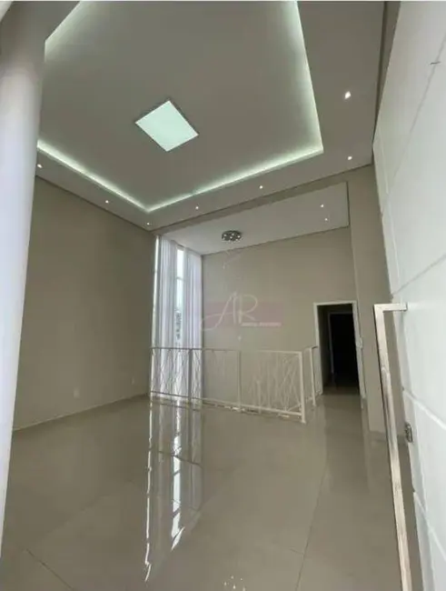 Casa com 4 quartos à venda, 302m2 em Pousada dos Campos II, Pouso Alegre - MG - imagem 3 Foto 3 de Casa com 4 quartos à venda, 302m2 em Pousada dos Campos II, Pouso Alegre - MG