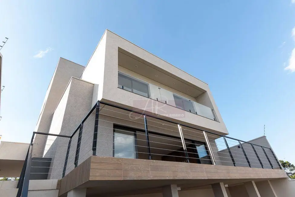 Foto 1 de Casa com 4 quartos à venda, 300m2 em Pouso Alegre - MG