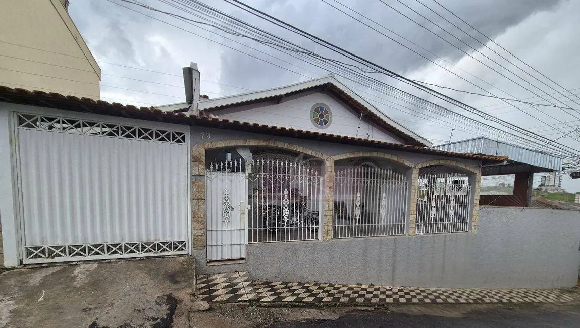 Foto 1 de Casa com 5 quartos à venda, 255m2 em Pouso Alegre - MG
