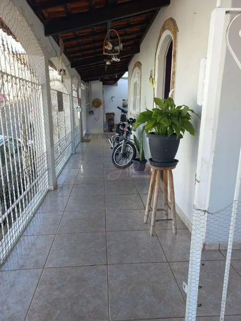 Foto 2 de Casa com 5 quartos à venda, 255m2 em Pouso Alegre - MG