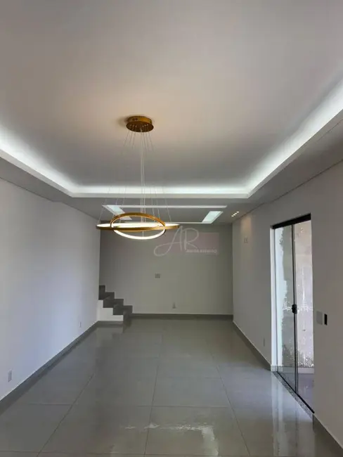 Foto 4 de Casa com 4 quartos à venda, 200m2 em Parque Real, Pouso Alegre - MG