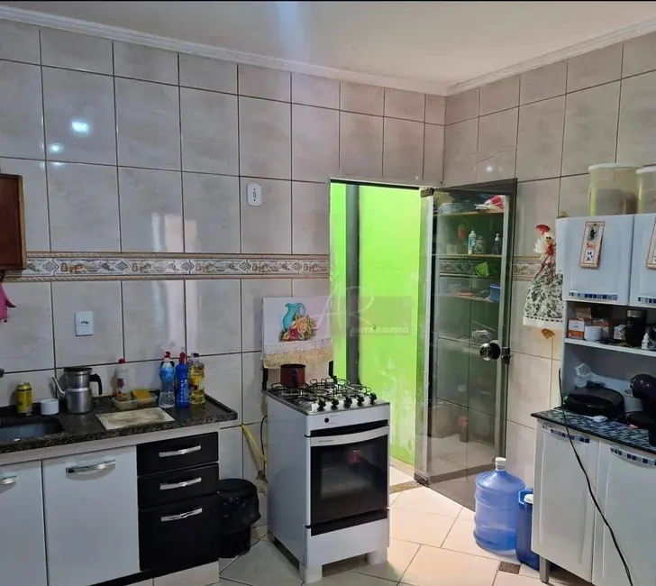 Foto 6 de Casa com 4 quartos à venda, 276m2 em Pouso Alegre - MG