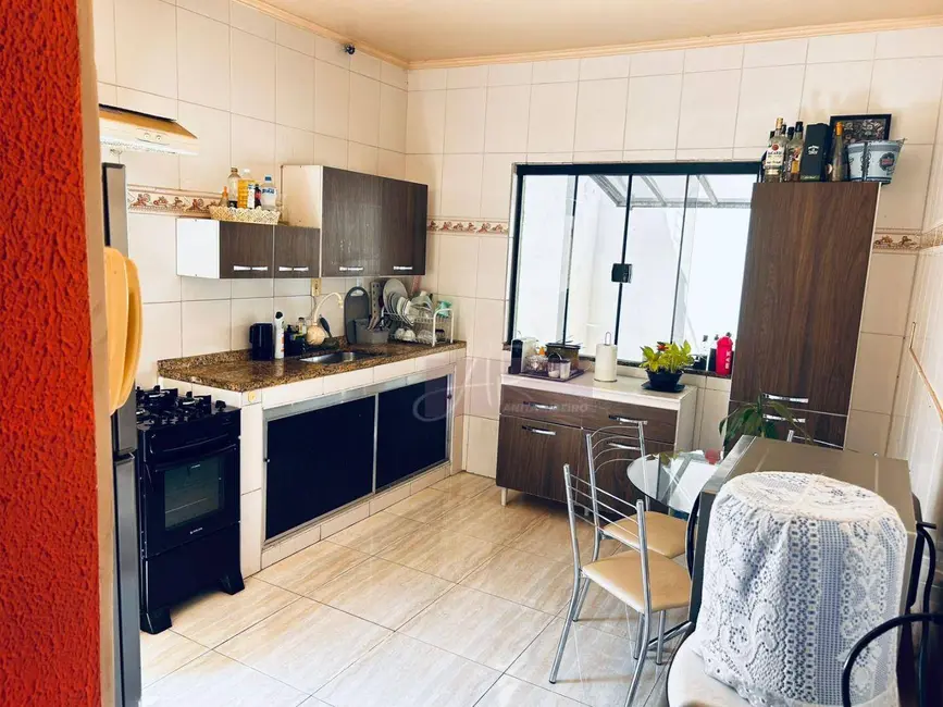 Foto 3 de Casa com 3 quartos à venda, 170m2 em Centro, Pouso Alegre - MG