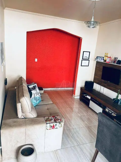 Foto 2 de Casa com 3 quartos à venda, 170m2 em Centro, Pouso Alegre - MG