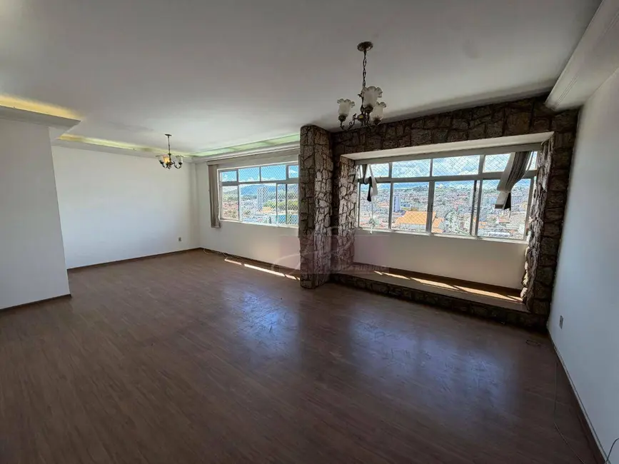 Apartamento com 3 quartos à venda, 137m2 em Centro, Pouso Alegre - MG - imagem 1 Foto 1 de Apartamento com 3 quartos à venda, 137m2 em Centro, Pouso Alegre - MG