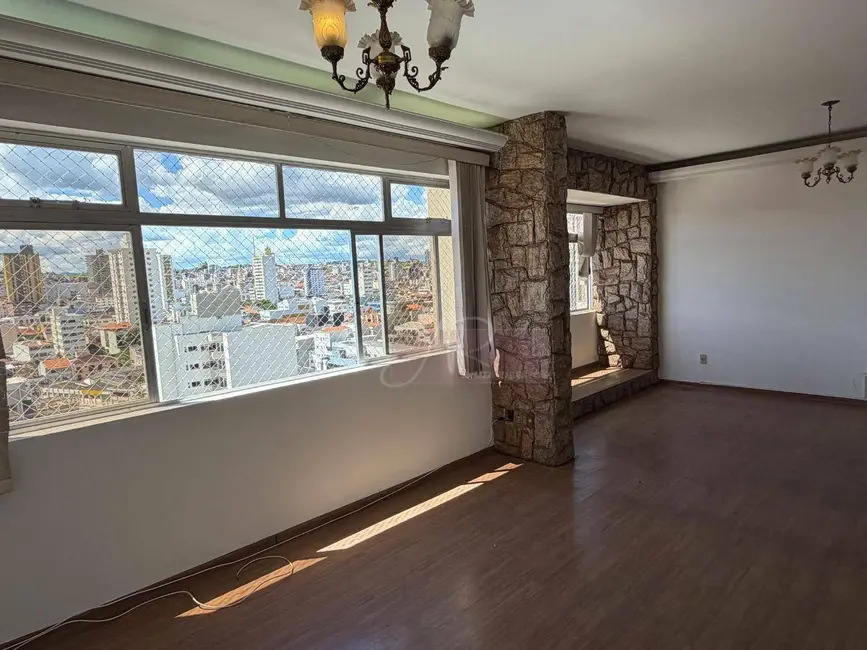 Apartamento com 3 quartos à venda, 137m2 em Centro, Pouso Alegre - MG - imagem 4 Foto 4 de Apartamento com 3 quartos à venda, 137m2 em Centro, Pouso Alegre - MG