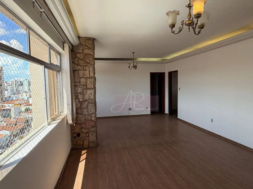 Apartamento com 3 quartos à venda, 137m2 em Centro, Pouso Alegre - MG - imagem 2 Foto 2 de Apartamento com 3 quartos à venda, 137m2 em Centro, Pouso Alegre - MG