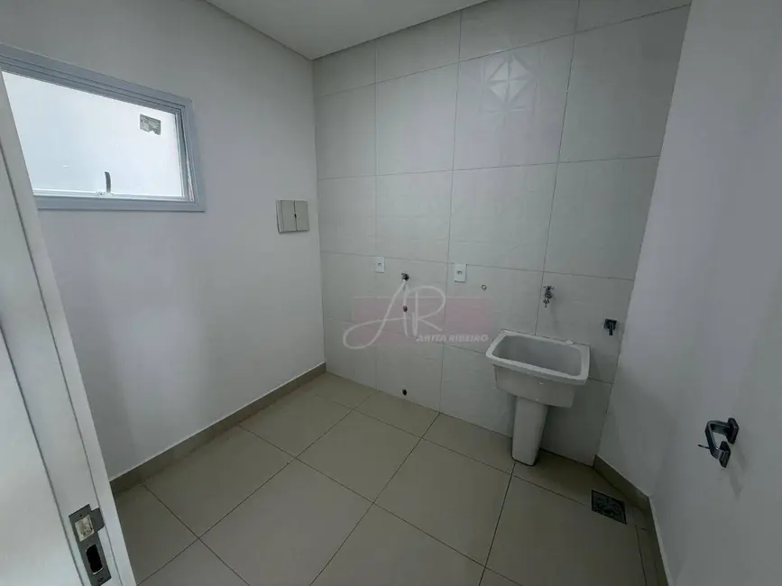 Foto 5 de Apartamento com 3 quartos à venda, 95m2 em João Paulo II, Pouso Alegre - MG