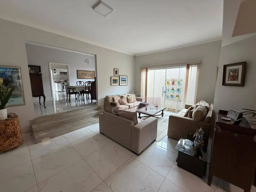 Foto 7 de Casa com 5 quartos à venda, 450m2 em Pouso Alegre - MG