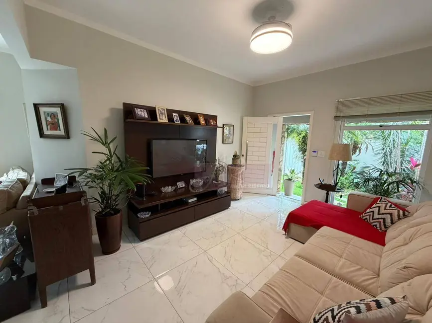 Foto 6 de Casa com 5 quartos à venda, 450m2 em Pouso Alegre - MG