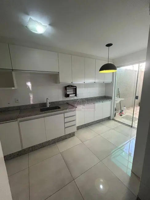 Foto 5 de Apartamento com 2 quartos à venda, 65m2 em Pouso Alegre - MG