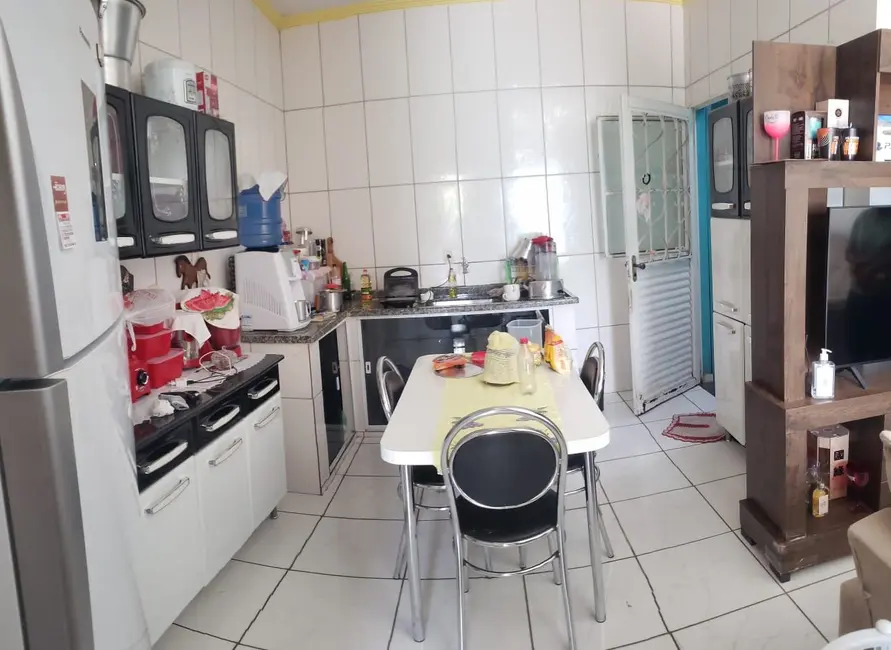 Foto 2 de Casa com 3 quartos à venda, 147m2 em Faisqueira, Pouso Alegre - MG