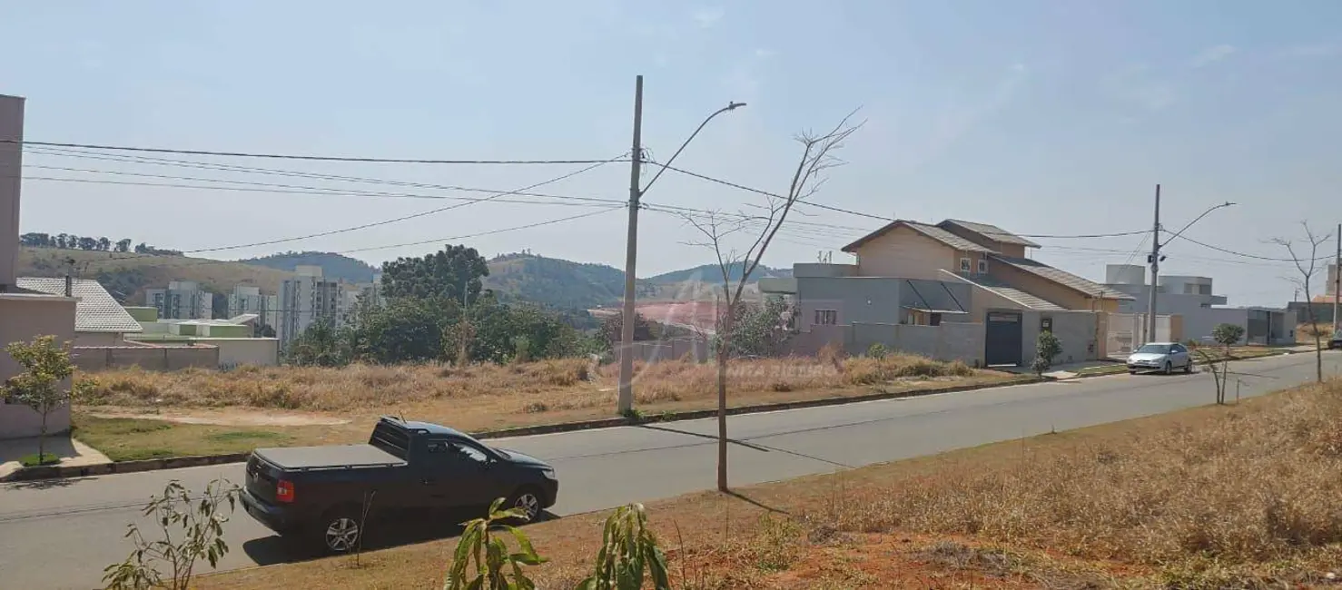 Foto 2 de Terreno / Lote à venda, 600m2 em Buritis, Pouso Alegre - MG