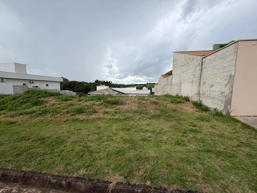 Foto 1 de Terreno / Lote à venda, 300m2 em Buritis, Pouso Alegre - MG