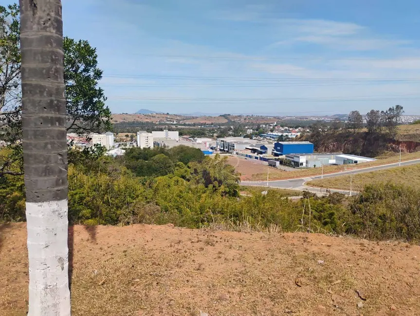 Foto 3 de Terreno / Lote à venda, 1890m2 em Pouso Alegre - MG