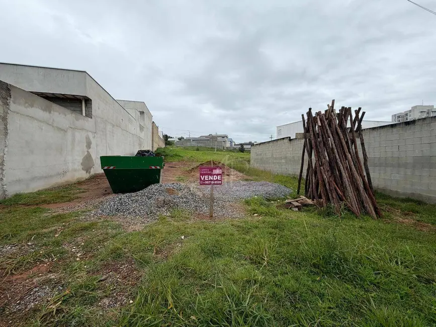 Foto 1 de Terreno / Lote à venda, 352m2 em Buritis, Pouso Alegre - MG