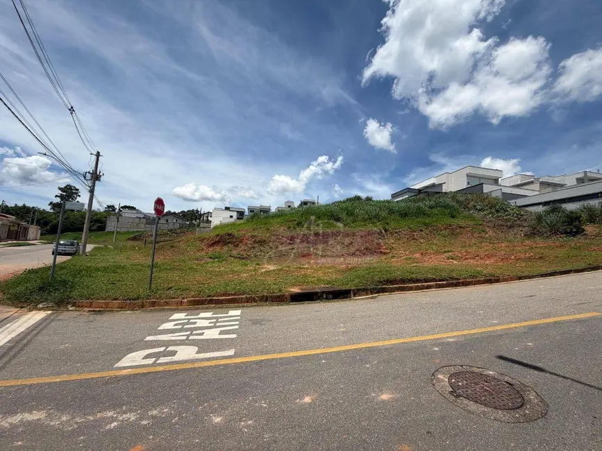 Foto 1 de Terreno / Lote à venda, 688m2 em Buritis, Pouso Alegre - MG