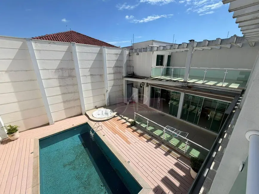 Foto 1 de Casa com 4 quartos à venda, 450m2 em Pouso Alegre - MG