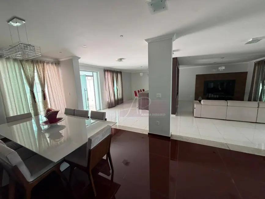 Foto 4 de Casa com 4 quartos à venda, 450m2 em Pouso Alegre - MG