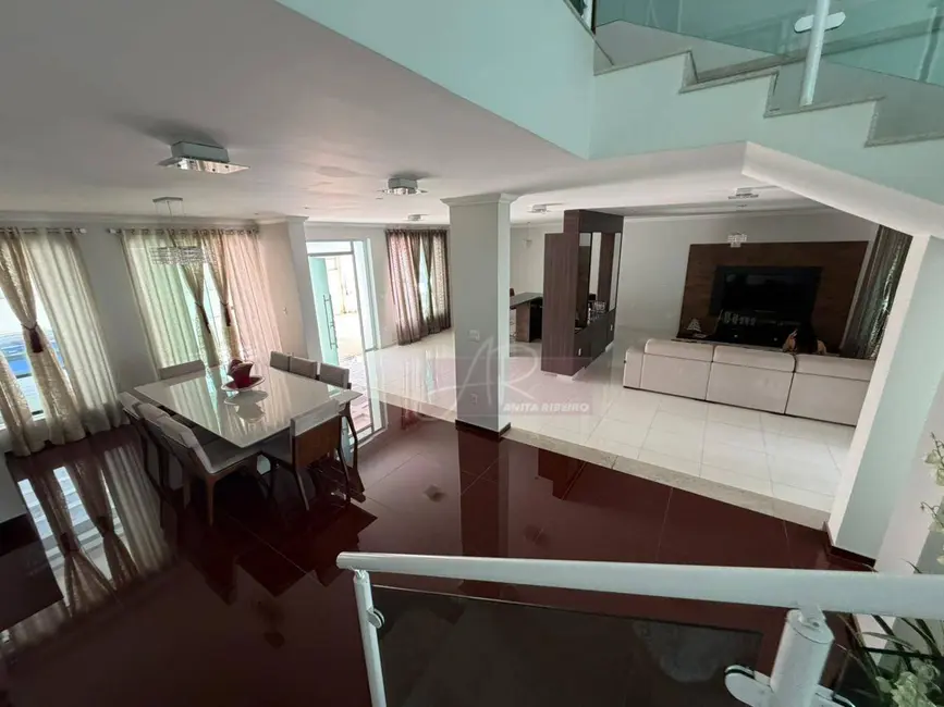 Foto 6 de Casa com 4 quartos à venda, 450m2 em Pouso Alegre - MG