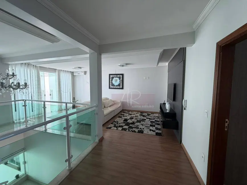 Foto 7 de Casa com 4 quartos à venda, 450m2 em Pouso Alegre - MG