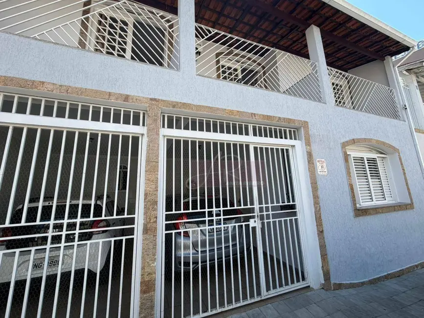 Foto 1 de Casa com 7 quartos à venda, 160m2 em Centro, Pouso Alegre - MG