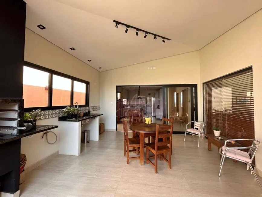 Foto 9 de Casa com 3 quartos à venda, 392m2 em Pouso Alegre - MG