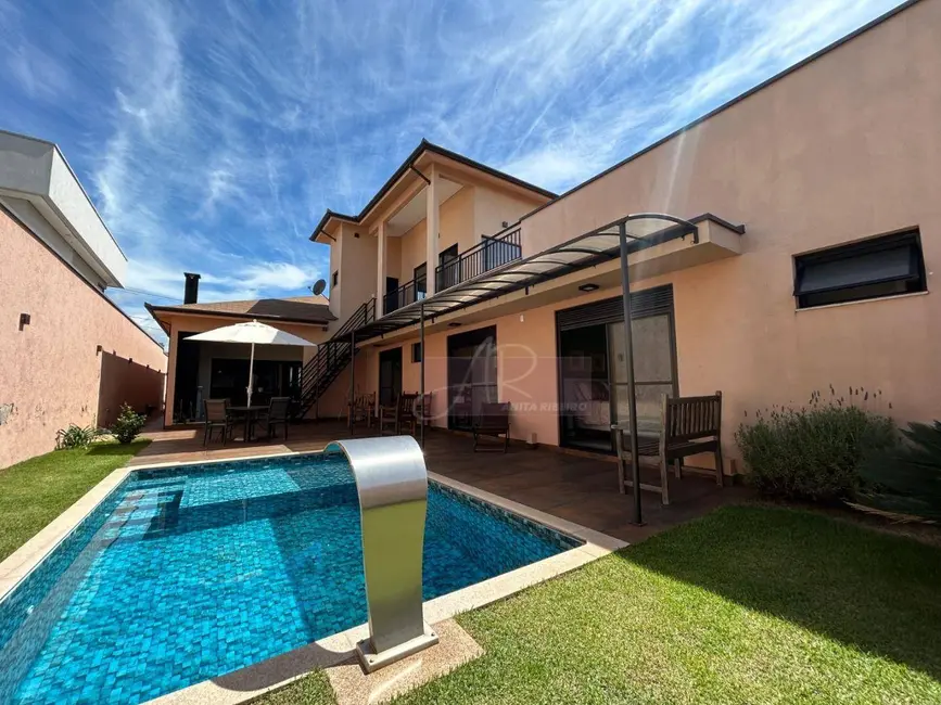 Foto 1 de Casa com 3 quartos à venda, 392m2 em Pouso Alegre - MG