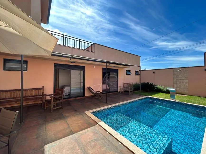 Foto 2 de Casa com 3 quartos à venda, 392m2 em Pouso Alegre - MG