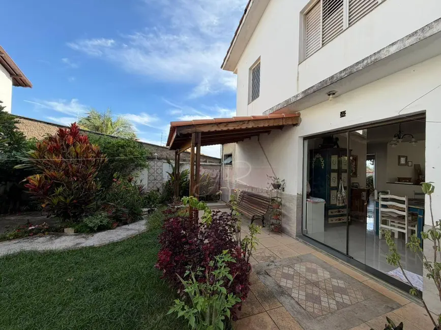 Foto 8 de Casa com 4 quartos à venda, 406m2 em Pouso Alegre - MG