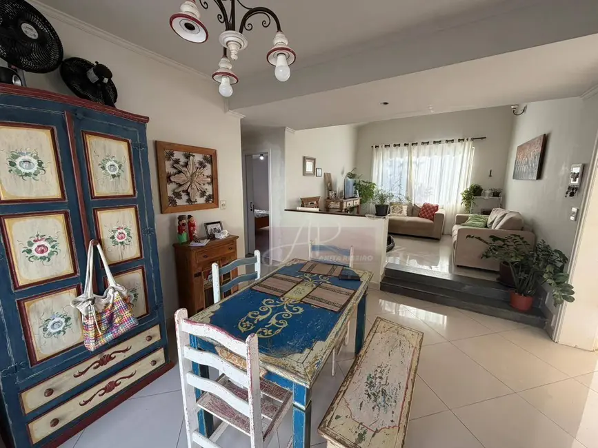 Foto 3 de Casa com 4 quartos à venda, 406m2 em Pouso Alegre - MG