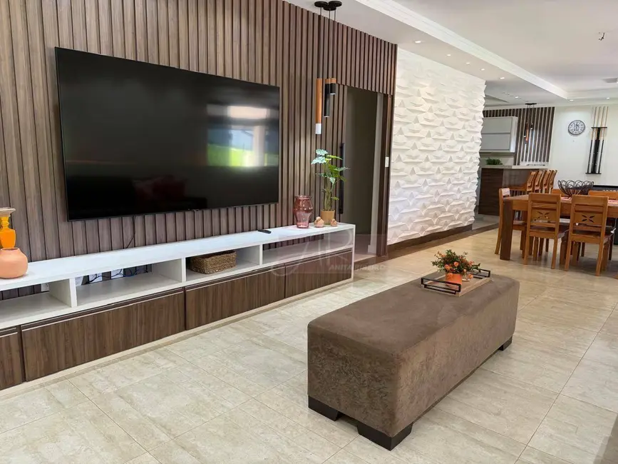 Chácara com 3 quartos à venda, 3000m2 em Pouso Alegre - MG - imagem 3 Foto 3 de Chácara com 3 quartos à venda, 3000m2 em Pouso Alegre - MG