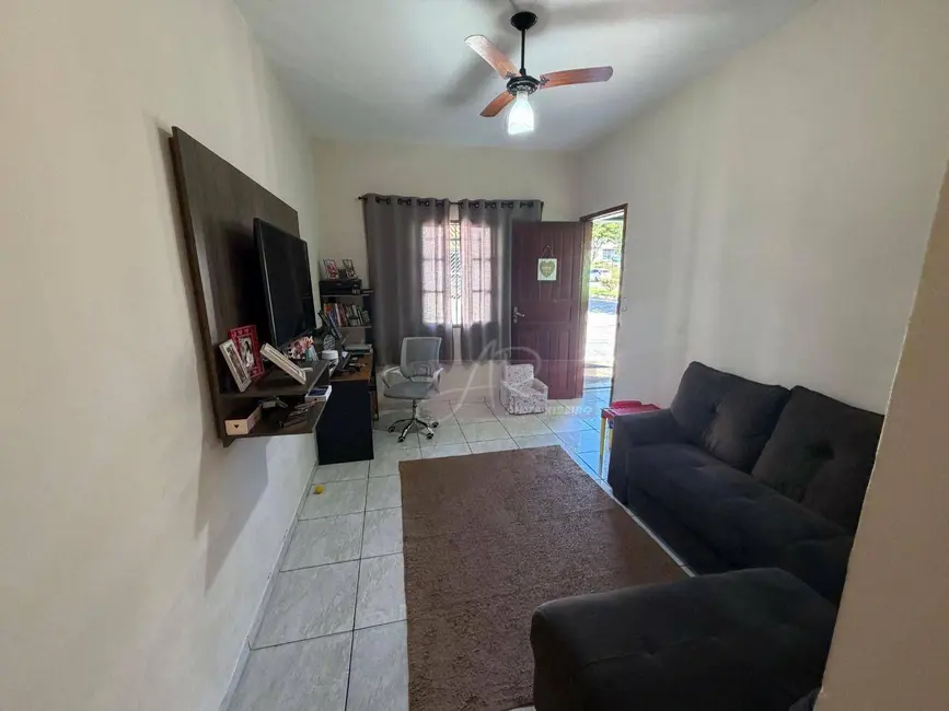 Casa com 2 quartos à venda, 120m2 em Pouso Alegre - MG - imagem 4 Foto 4 de Casa com 2 quartos à venda, 120m2 em Pouso Alegre - MG