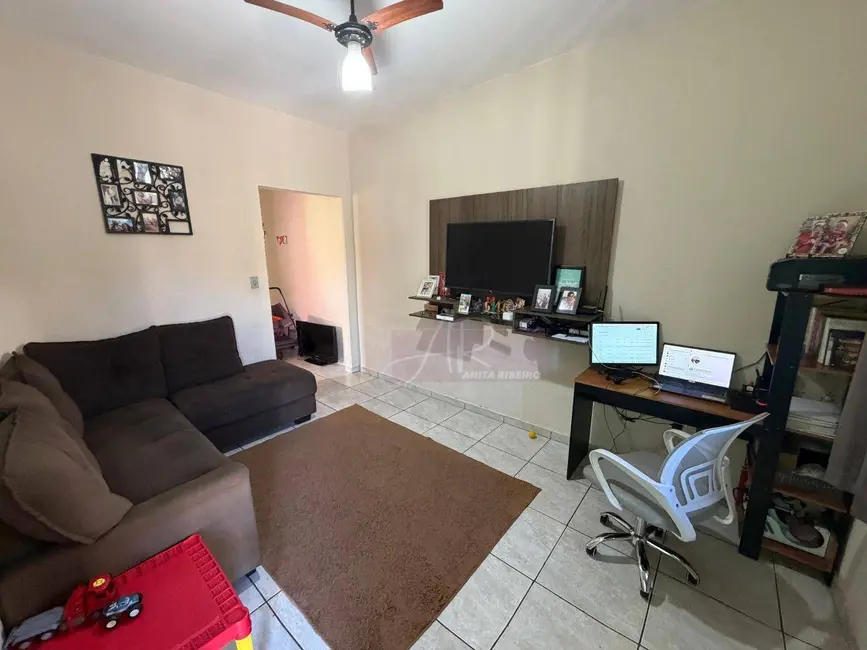 Casa com 2 quartos à venda, 120m2 em Pouso Alegre - MG - imagem 3 Foto 3 de Casa com 2 quartos à venda, 120m2 em Pouso Alegre - MG