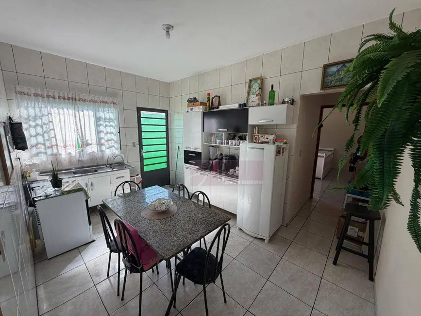 Casa com 2 quartos à venda, 120m2 em Pouso Alegre - MG - imagem 5 Foto 5 de Casa com 2 quartos à venda, 120m2 em Pouso Alegre - MG