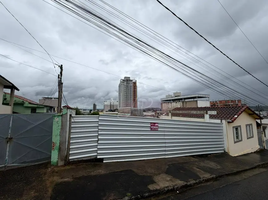 Foto 2 de Terreno / Lote à venda, 214m2 em Nossa Senhora Aparecida, Pouso Alegre - MG