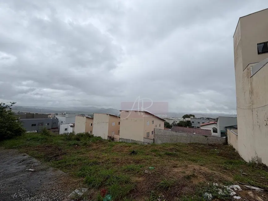 Foto 3 de Terreno / Lote à venda, 240m2 em Pão de Açúcar, Pouso Alegre - MG