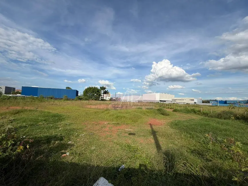 Foto 1 de Terreno / Lote à venda, 8300m2 em Pouso Alegre - MG