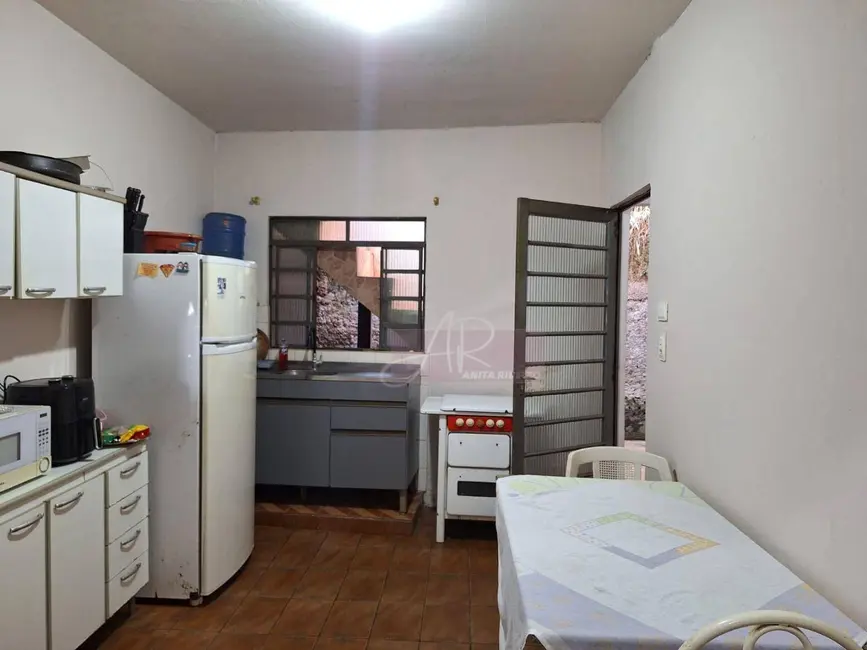 Foto 3 de Casa com 1 quarto à venda, 160m2 em Pouso Alegre - MG