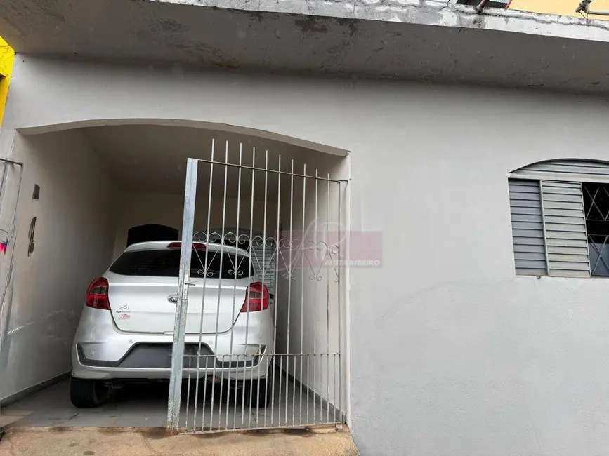 Foto 1 de Casa com 1 quarto à venda, 160m2 em Pouso Alegre - MG