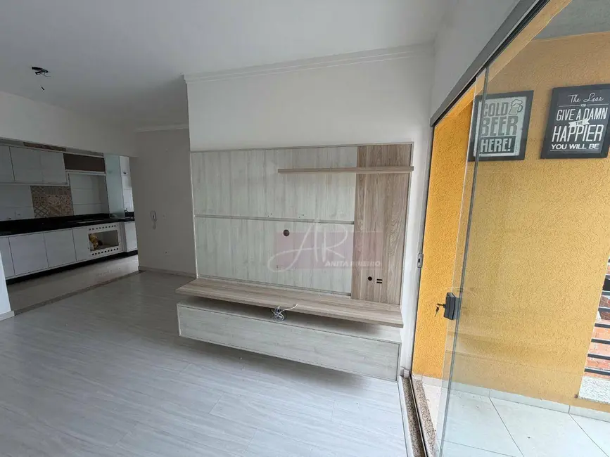 Foto 3 de Apartamento com 3 quartos à venda, 80m2 em Pouso Alegre - MG