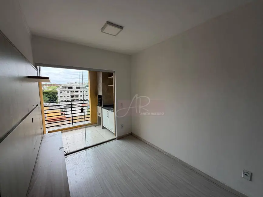 Foto 2 de Apartamento com 3 quartos à venda, 80m2 em Pouso Alegre - MG